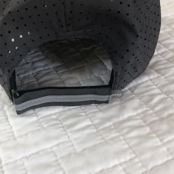 BNWOT Set of 4 Gray OTTO baseball-style caps for poolside, work, golf, etc! - Picture 8 of 9